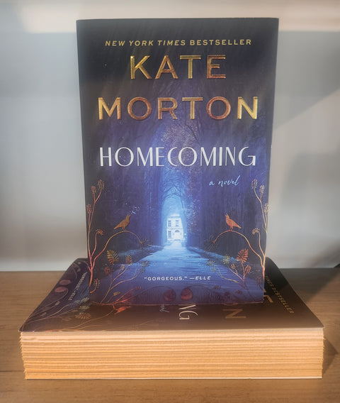 Homecoming: A Novel by Kate Morton Sprayed Edge Paperback